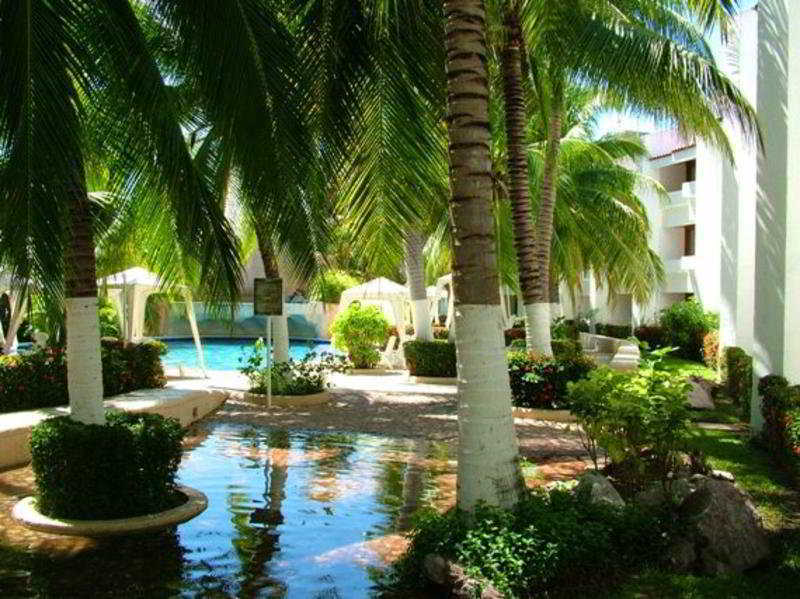 Ixtapa Palace Hotel Exterior photo