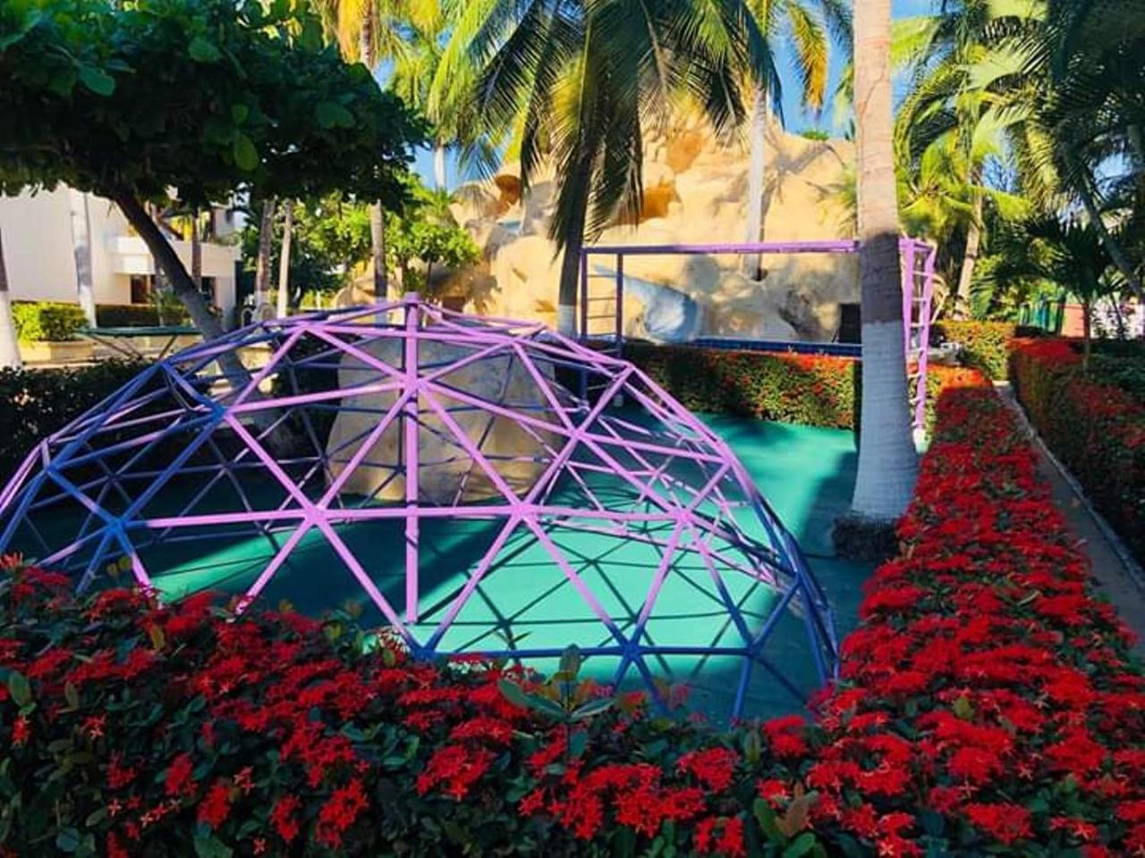 Ixtapa Palace Hotel Exterior photo