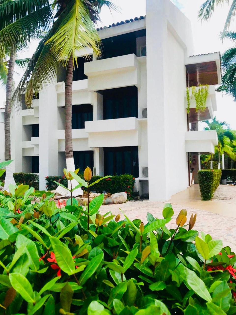 Ixtapa Palace Hotel Exterior photo